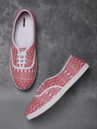 womens sneakers myntra
