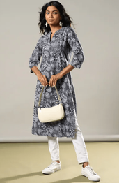 NYRIKA Women Floral Print Straight Kurta