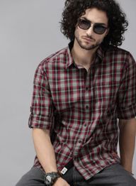Roadster Men Maroon & Grey Slim Fit Checked Casual Shirt
