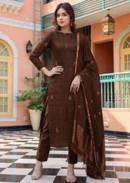 Aaghnya Women Ethnic Motifs Embroidered Regular Thread Work Kurta