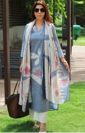 GoSriKi Women Printed Regular Kurta with Palazzos & With Dupatta