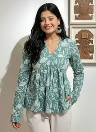 MAHESHVI Women Floral Print Flared Kurta