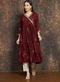 Melange by Lifestyle Women Floral Printed V-Neck Kurtas