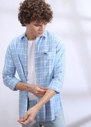 The Indian Garage Co Men Blue & White Slim Fit Checked Shirt