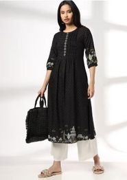 SIYAHI Women Embroidered Round-Neck Kurta