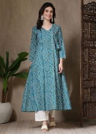GUDWEARS Women Floral Printed Thread Work Kurta