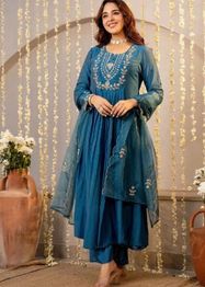 Keitra Women Ethnic Motifs Embroidered Thread Work Pure Silk Kurta