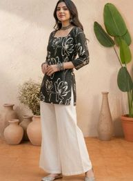 Sangria Floral Printed Pure Cotton Square Neck Straight Kurtis